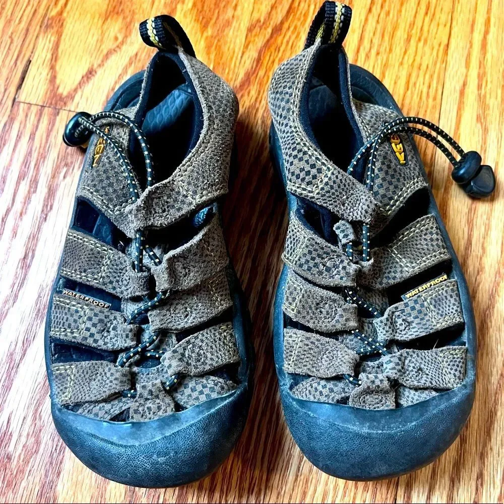 KEEN Youth Kid's Size 12 Brown And Black Checkered Outdoor Sport Sandals